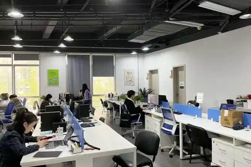 免费看球赛的app内容与技术团队协作场景