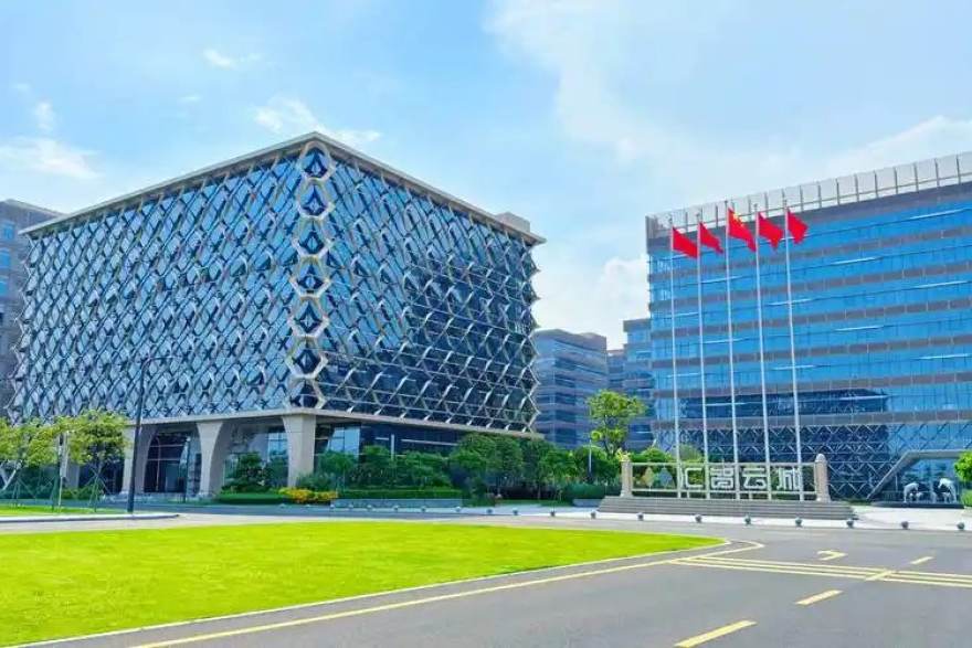 免费看球赛的app赛程与比分功能界面示意
